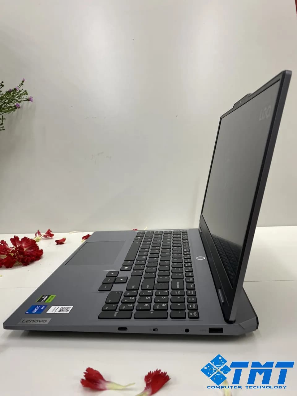 LAPTOP LENOVO GAMING LOQ 15IAX9